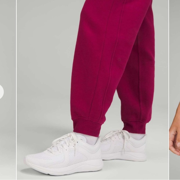 Lululemon Scuba Relaxed Fit High Rise Jogger in Pomegranate Size 8 - Picture 4 of 6